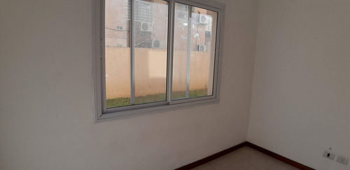Imagen 10 de 21 de Departamento 2 Amb Solares De Moreno 3 Con Patio
