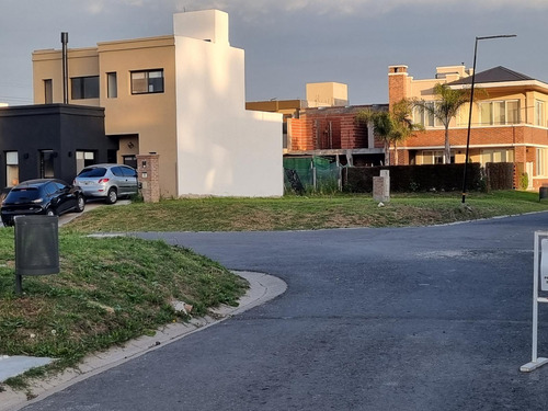 Casa En Venta, Barrio Vicente Federico I