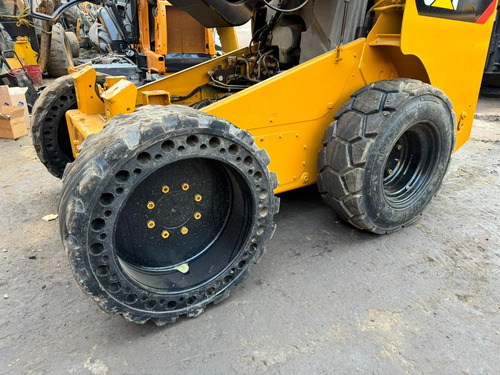 Minicargador Caterpillar 256c