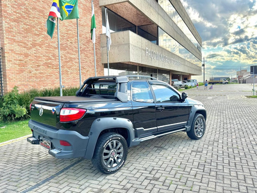Fiat Strada 1.8 16v Adventure Cab. Dupla Flex 3p