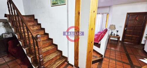 Venta Imponente Casa 6 Ambientes Con Cochera, Jardín Y Pisci