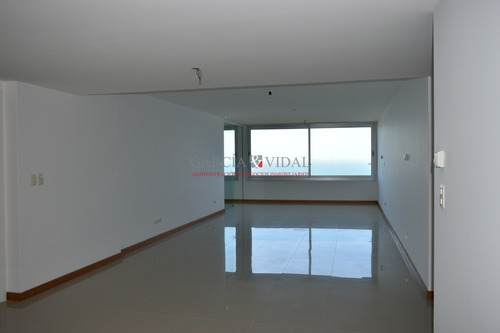 Venta 3 Dormitorios Departamento Tiburón 3 - Playa Brava- Ref: 2857