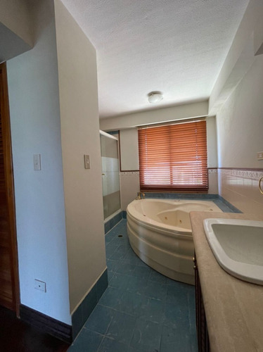 Imagen 5 de 12 de En Venta Espectacular Apartamento En Cr Las Canoas, Lecheria, 353 Mts2. Carmelo Albelo 04128592712
