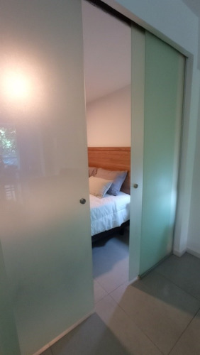 Imagen 20 de 29 de Alquiler Temporario Departamento Dos Ambientes Palermo Holywood, Cochera Privada Apta Camioneta, Jacuzzi, Parrillas