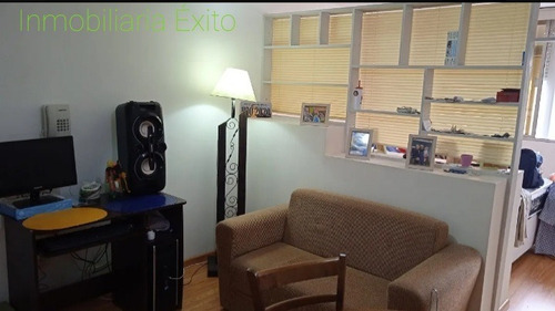 Imagen 7 de 20 de Vendo Monoambiente 29m2, Centro De Mvd Piso 9. G.c $ 3.500