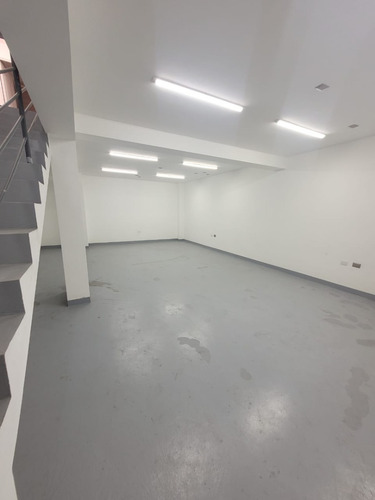 Local Comercial En Arriendo - Av. Francisco Bilbao - Piso 1