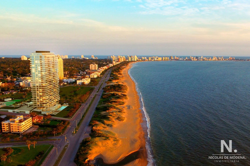 Departamento De 4 Suites En Venta Frente Al Mar. Venetian Luxury, Punta Del Este