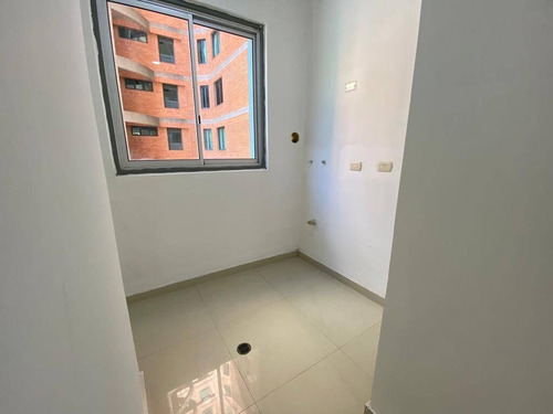 Imagen 13 de 20 de Se Vende Apartamento 85mt2 En Edificio Río Apure El Parral 165552 Andres Peña