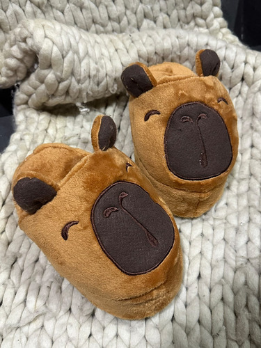 Pantuflas Capibara Peluche. Talles Para Niños Y Adultos