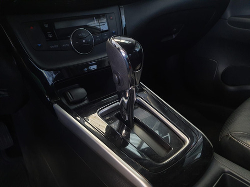 Imagen 12 de 15 de Nissan Sentra 2017 1.8 Exclusive Navi At