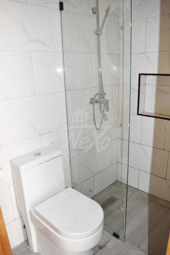 Vendemos Amplia, Moderna Y Nueva Casa En Santiago Hfc-236