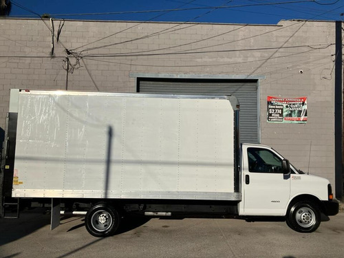 2016 Chevrolet Express 4500 Caja Seca 16' Pies
