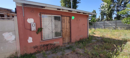 Casa En Venta De 2 D, 1 B, Amplio Patio, En Villa Alegre