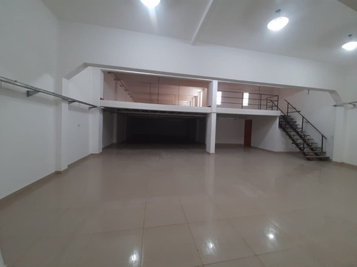 Imagen 5 de 9 de Local Varios Destinos Frente A Estación Virreyes. Cocina, 2 Baños, Entrepiso. 260 M2 Cubiertos