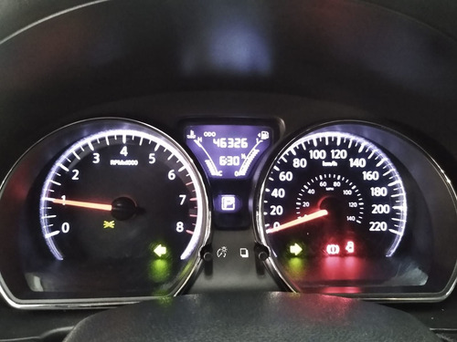 Imagen 13 de 15 de Nissan Versa 2017 1.6 Advance At