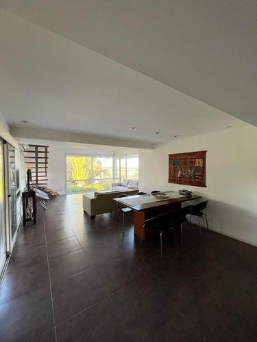Casa En Venta - 3 Dormitorios 2 Baños - 605mts2 - Sierra De Los Padres