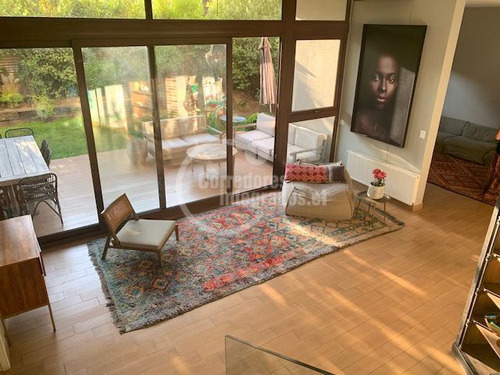 Espectacular Duplex En Vitacura ,magnificas Areas Verdes