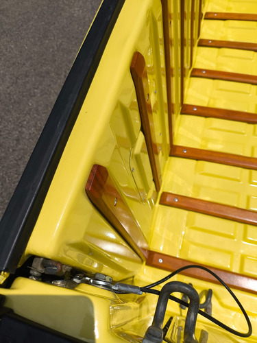 Vw Saveiro Amarelo Sunny Cl 1.6 Placa Preta Com 5 Bbs 14