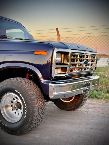 Ford Bronco XLT V8 302