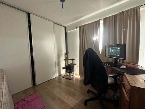 Departamento En Edificio Custo 2 Dormitorios Con Cochera Y Balcon