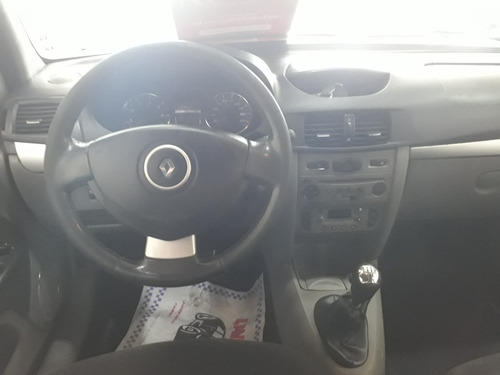 Renault Symbol 2011 1.6 16v Privilège Hi-flex 4p