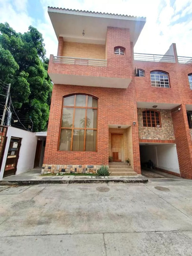 Venta De Townhouse En Campo Alegre Agua Blanca Foth-514