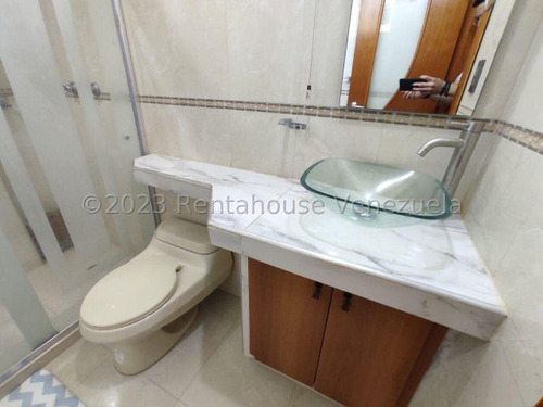 Con Financiamiento San Isidro En Venta En Maracay 23-22670 Wjo