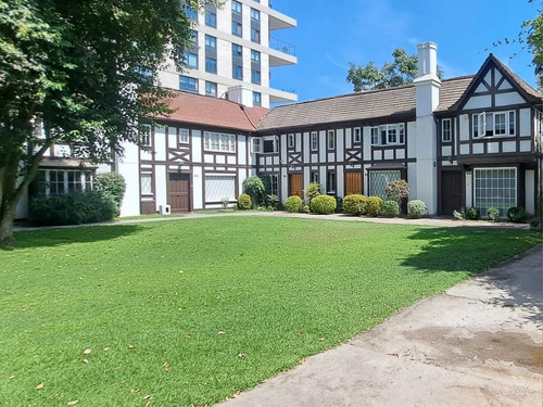 Estilo Inglés I Condominio I Alonso De Córdova I Impecable