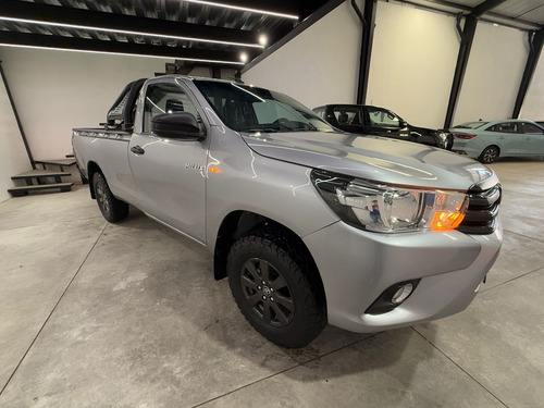 Toyota Hilux 2.7 Cabina Sencilla Mt