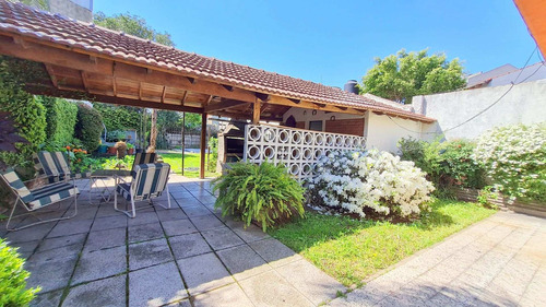 Imagen 1 de 30 de Casa 5 Ambientes Venta Piscina Cochera Ramos Mejia