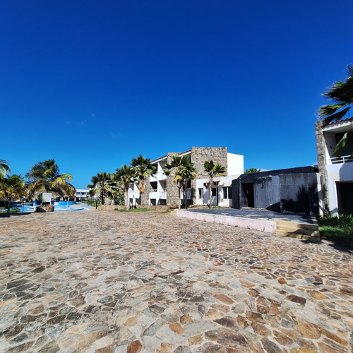Venta De Hotel Cerca De Playa Caribe Margarita