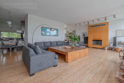Casa En Venta En La Lucila-libertador/rio