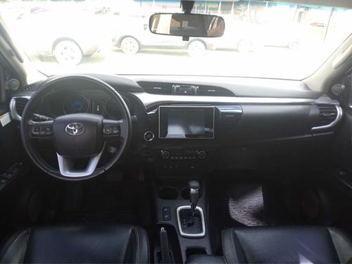 Imagen 5 de 5 de Toyota Hilux 2.8 Cd Srx 177cv 4x4 At 2017