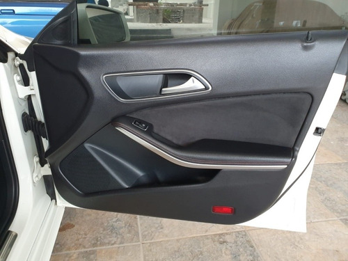 Imagen 8 de 12 de Mercedes-benz Clase Cla 2016 1.6 200 Cgi Sport Mt