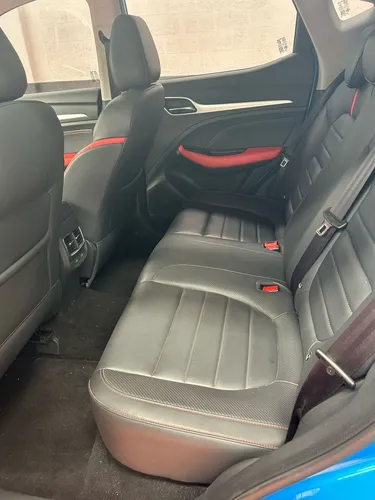 MG Zs 1.5 Elegance Red Pack Cvt
