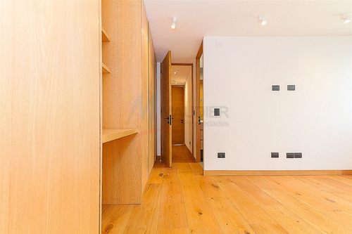 Departamento En Arriendo De 2 Dorm. En Las Condes