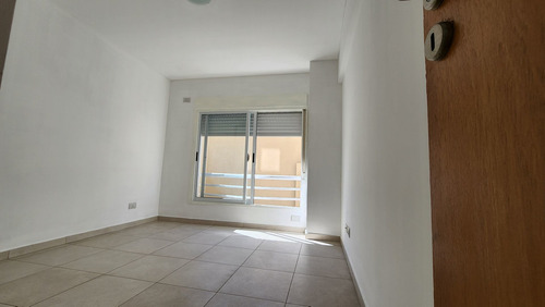 Imagen 4 de 15 de Departamento 2 Ambientes Caseros Centro
