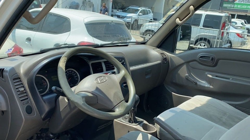 Imagem 7 de 10 de Hyundai Hr 2.5 Tci Hd Longo Sem Caçamba 4x2 8v 97cv Turbo In