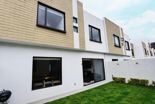 Casa En Venta En Residencial Vista Bosques, Ocoyoacac.