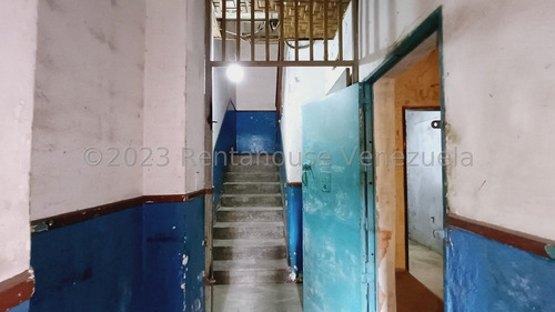Edificio Comercial En Alquiler Parroquia La Candelaria Mls #25-20057