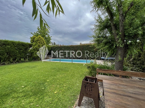 Casa En Venta De 3 Habitaciones En Los Sauces, Nordelta