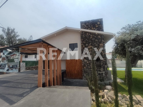 Casa En Venta En Morelos, Fraccionamiento Lomas De Cocoyoc