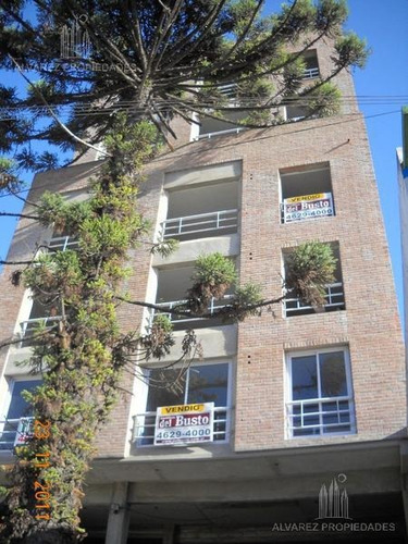 Imagen 2 de 10 de Departamento - Moron