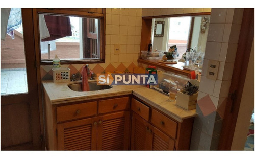 Imagen 11 de 27 de Apartamento De 2 Dormitorios Y 2 Baños A 1 Cuadra De Gorlero, Con Gran Terraza Y Parrillero Propio.
