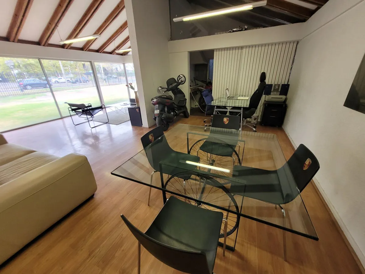 Imagen 2 de 11 de Casa En Vitacura / Muy Visible Comercialmente - Cordillera N