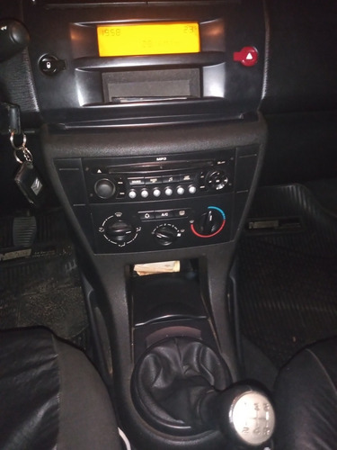 Citroën C4 1.6 Sedan X - 2010