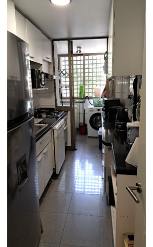 Amoblado, Full Equipado, Cercano Metro Manquehue, Impecable.