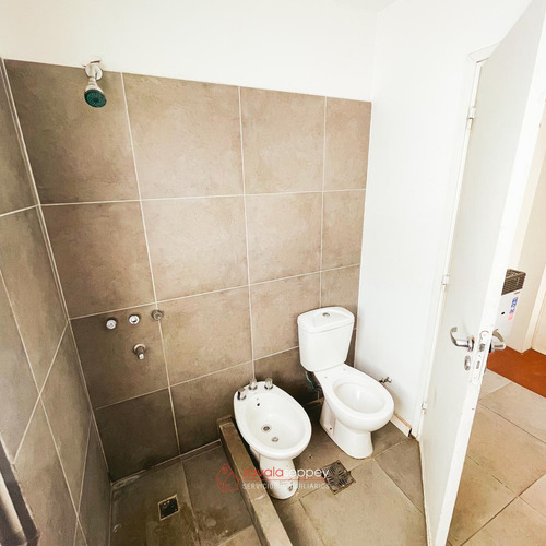 Duplex En Venta/alquiler En Villa Allende - 2 Dormitorios - Cochera, Asador Y Pileta - Seguridad