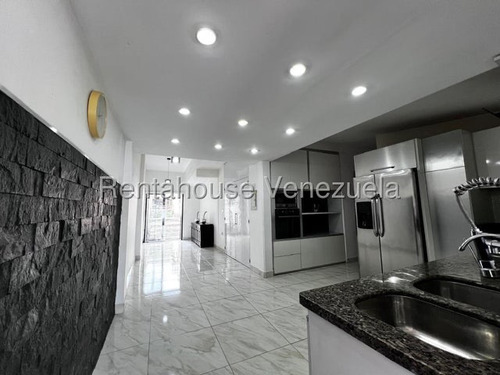 Ivonne Bracho Vende Hermosa Y Moderna Casa En Las Trinitarias- Barquisimeto. Mls #25-20409