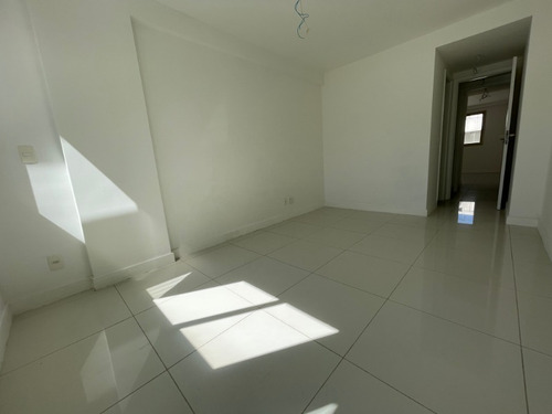 Imagem 11 de 30 de Excelente Cobertura Duplex De Alto Padrão Com Três Suítes Na Avenida Afrânio De Melo Franco, Leblon. - Co00046 - 69400607